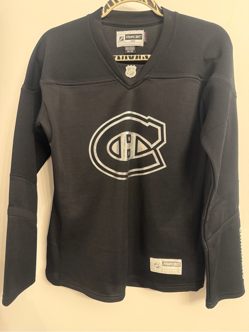 Reebok Black Montreal Canadiens Silver Crest Jersey
